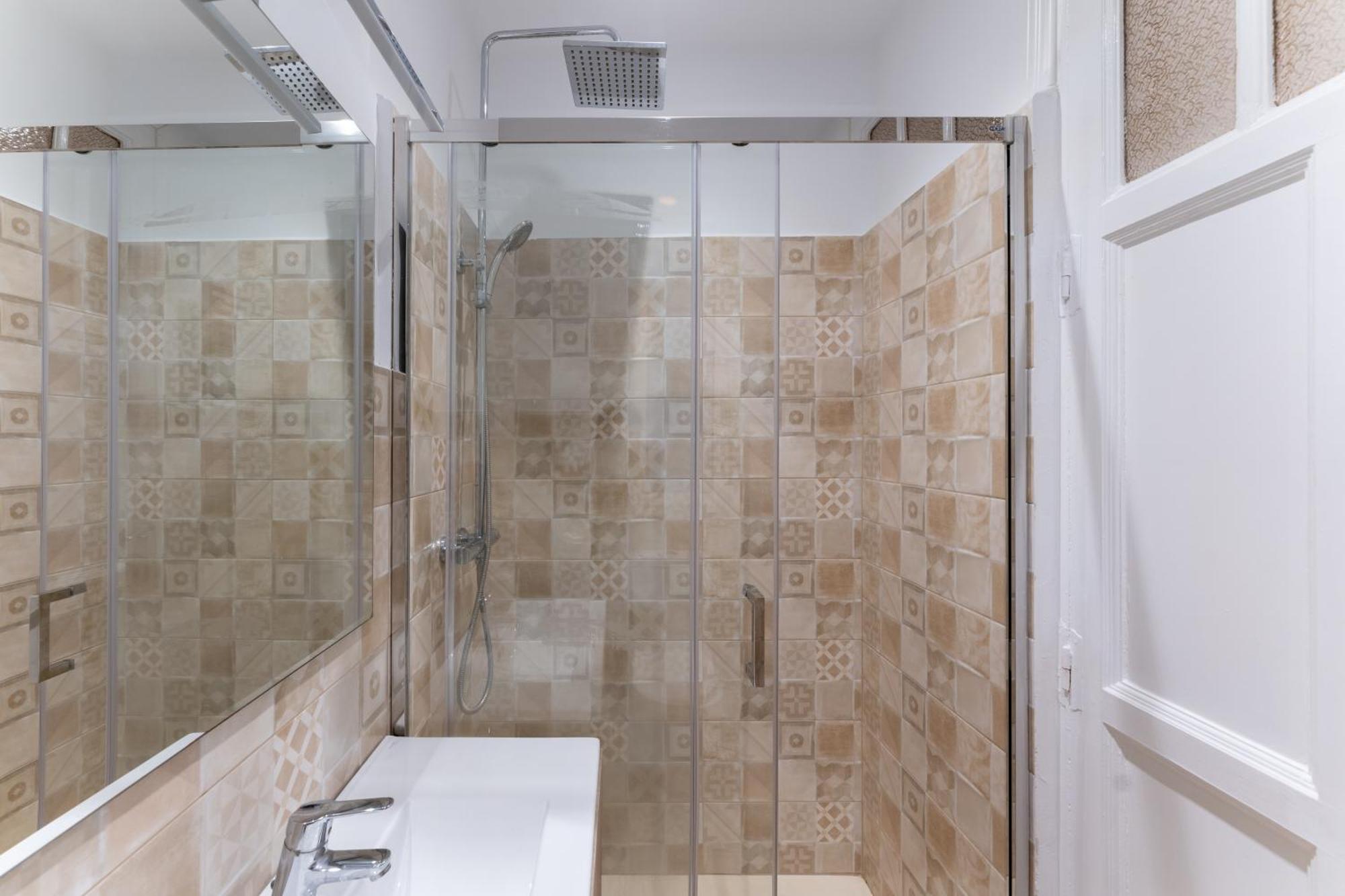 Luxe Apartment In Chamberi Chic Madrid Exteriör bild